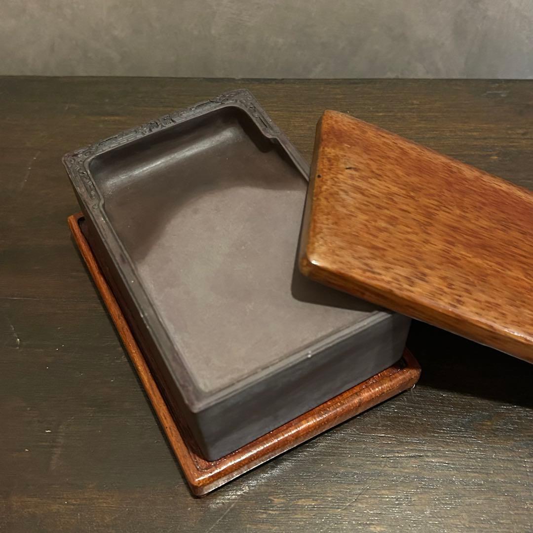 分厚く高さを持つ　端渓硯　中国の硯　龍　ドラゴン 分厚く高さを持つ 端渓硯 中国の硯 龍 ドラゴン 分厚く高さを