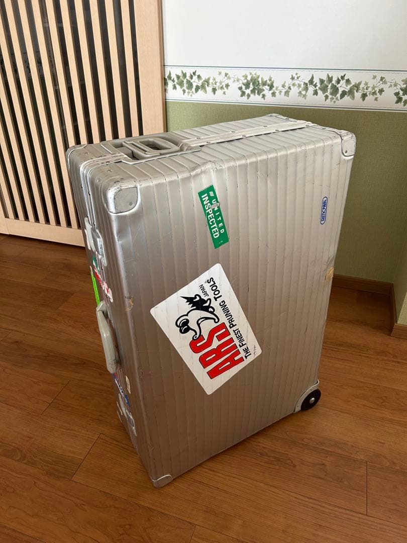 リモワ　クラシック　大型　高さ80cm 5-10泊] リモワ クラシックフライト 76L シルバー 4輪 RIMOWA CLASSIC