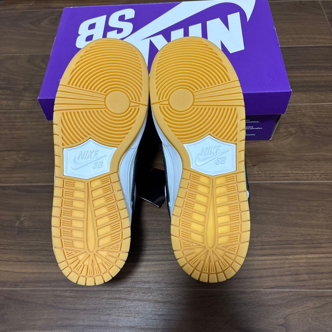 NIKE SB DUNK LOW ホワイトブラック